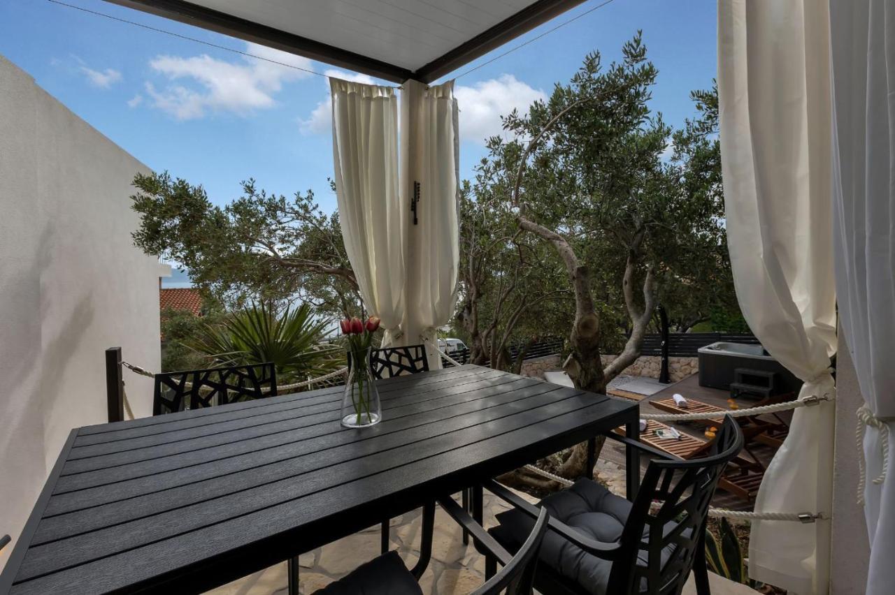 Apartments Lucky Brela Luaran gambar